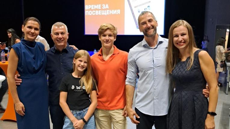  Представяне на „ Бъди за образец като сполучлив родител - 17 потвърдени правилото ” от Георги и Анна Малчеви 