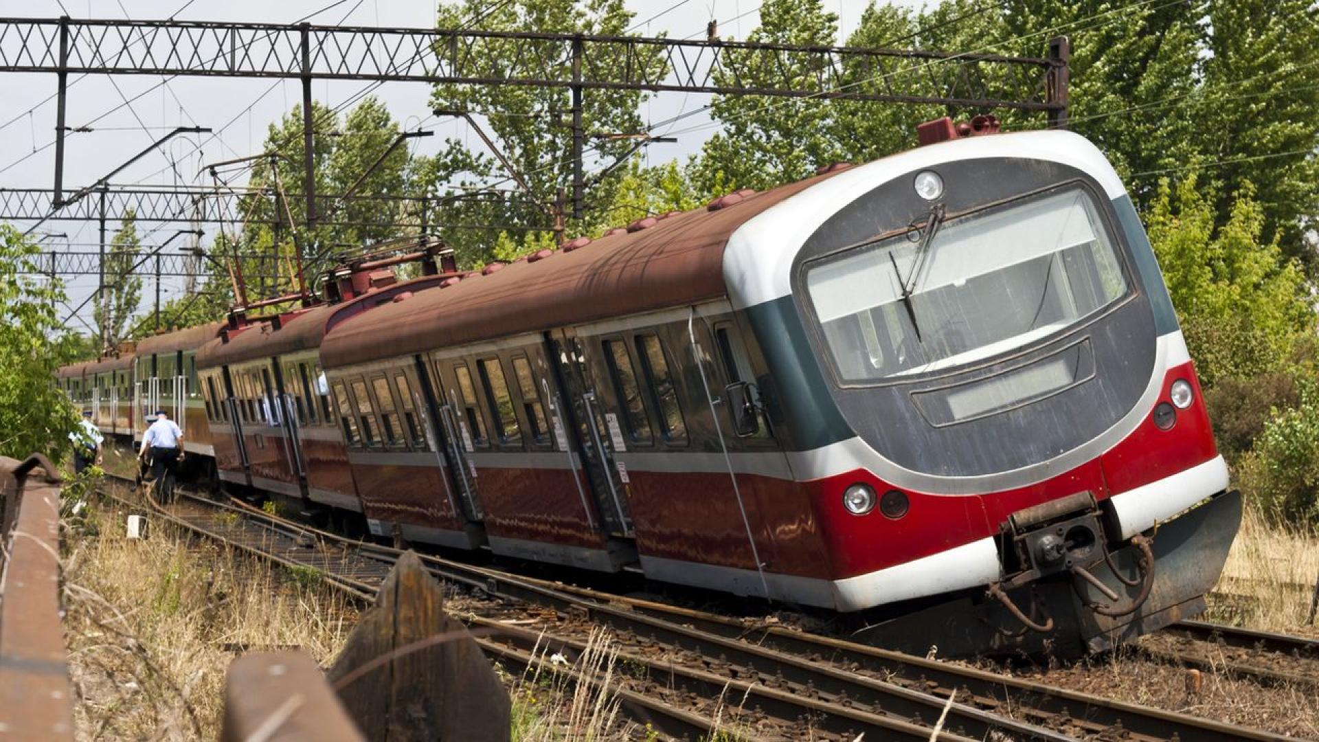 Два влака дерайлираха днес сутринта в два различни района на