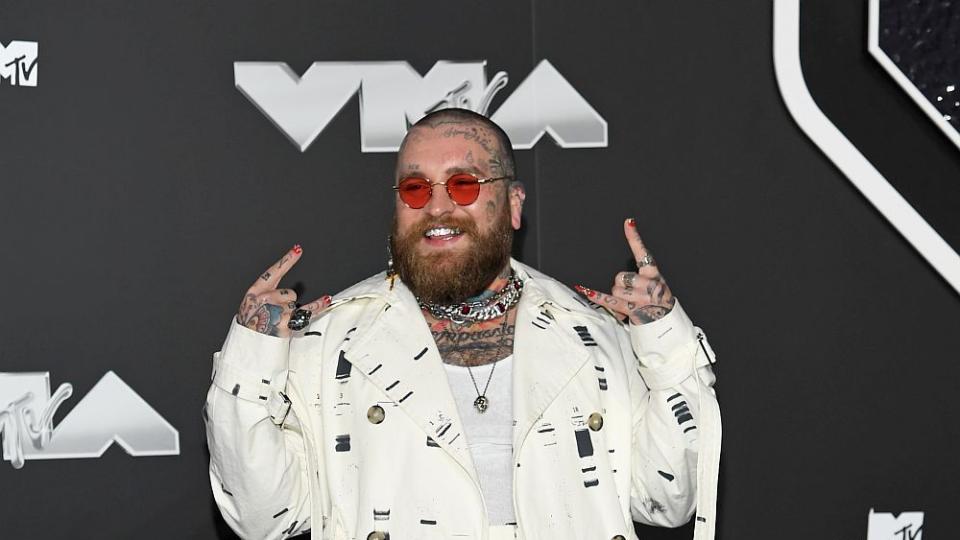 Популярният певец Теди Суимс и партньорката му Рейч Райт вече