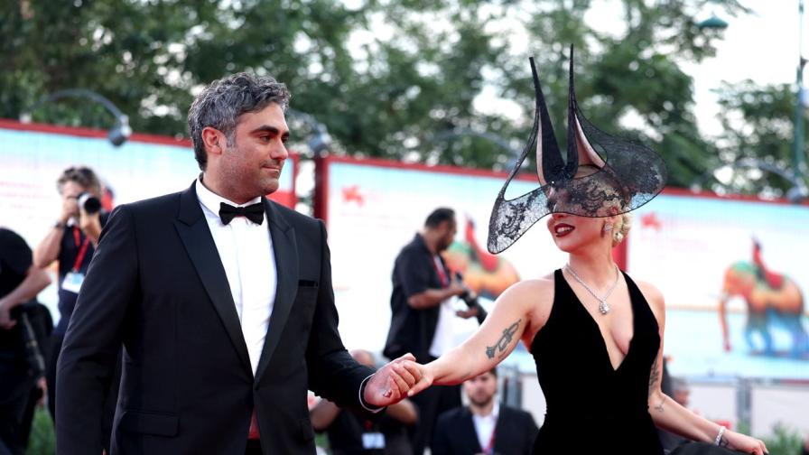 Лейди Гага с вълнуваща новина за сватбата си две години след годежа с Майкъл Полански