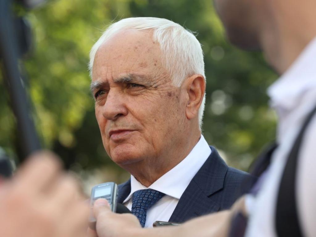 За мен е нормално България да помисли за около 2 5