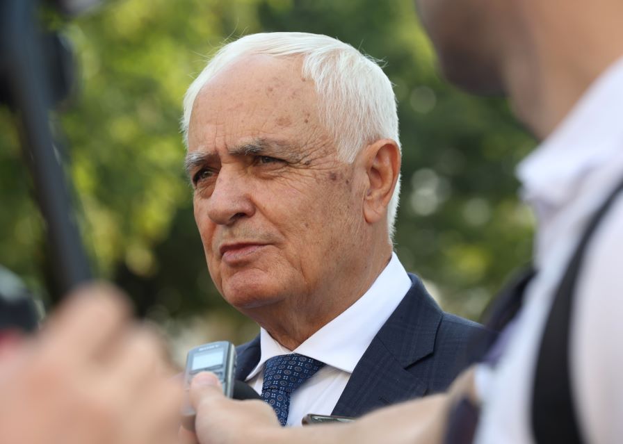 Запрянов: Политическата криза и липсата на бюджет налагат да се спре модернизацията на армията