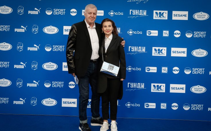 Бляскава церемония украси 