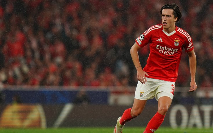 Юнйатед иска да си откупи футболист от Бенфика