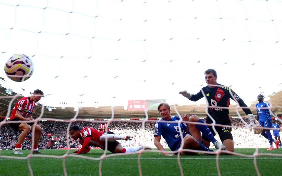 Саутхемптън Лестър