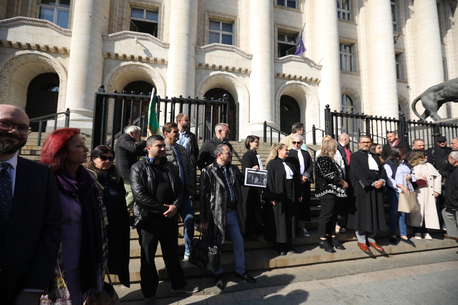 Адвокати на протест: Искат прекратяване на процедурата за избор на главен прокурор