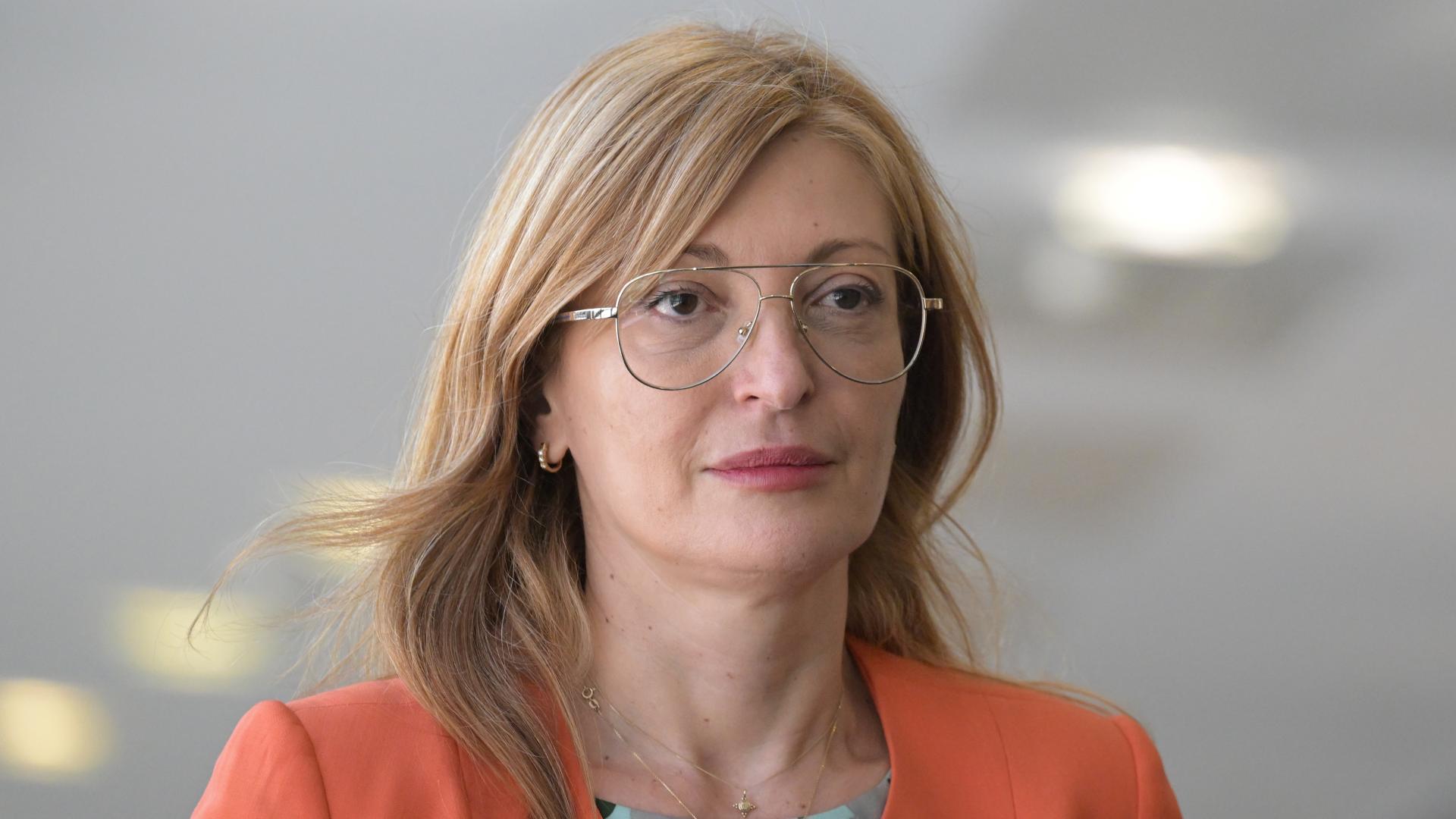 България изпълнява всички критерии за въвеждане на еврото и няма