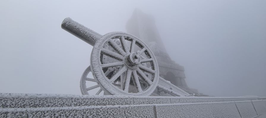 <p>Първи сняг падна на Шипка</p>