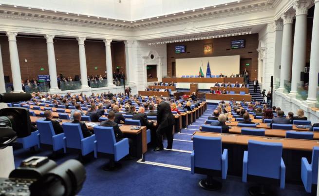 Политически сблъсъци белязаха последното заседание на НС преди изборите