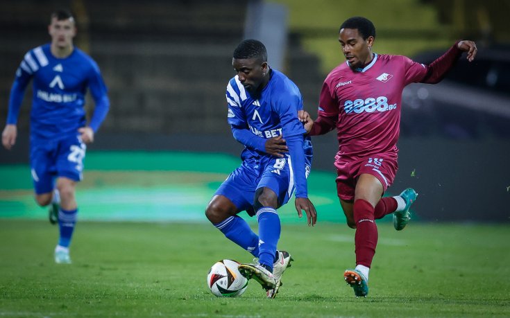 Нарочили футболист на Левски за загубата от Септември