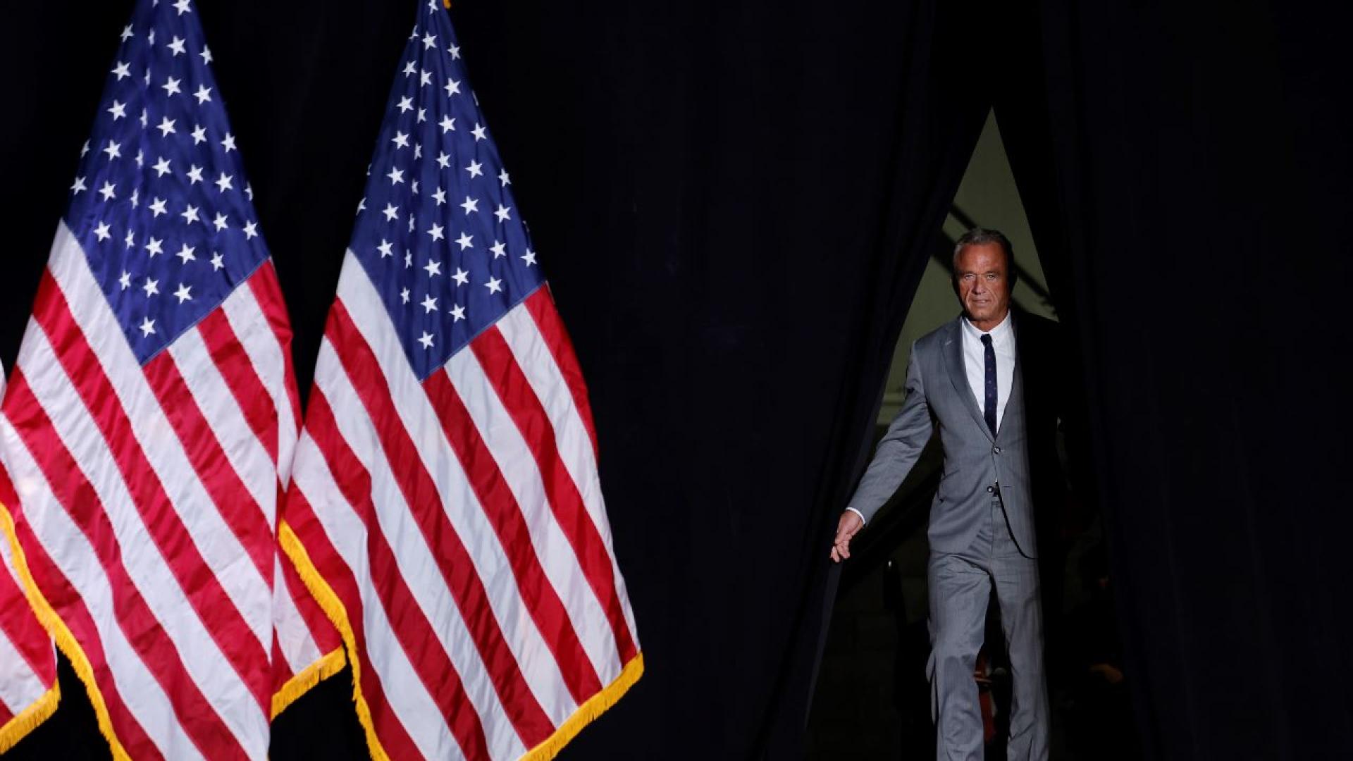 Американският министър на здравеопазването Робърт Ф Кенеди уволни всички членове