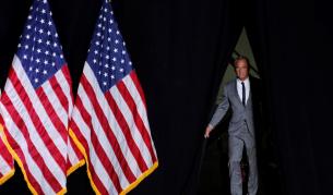 <p>Кенеди-младши показа завидни умения по набирания на летище &quot;Рейгън&quot;</p>