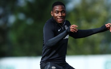 Барселона по петите на младежки национал на Португалия