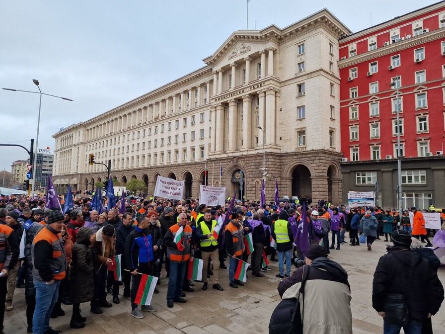 <p>Миньори на протест пред Министерския съвет</p>