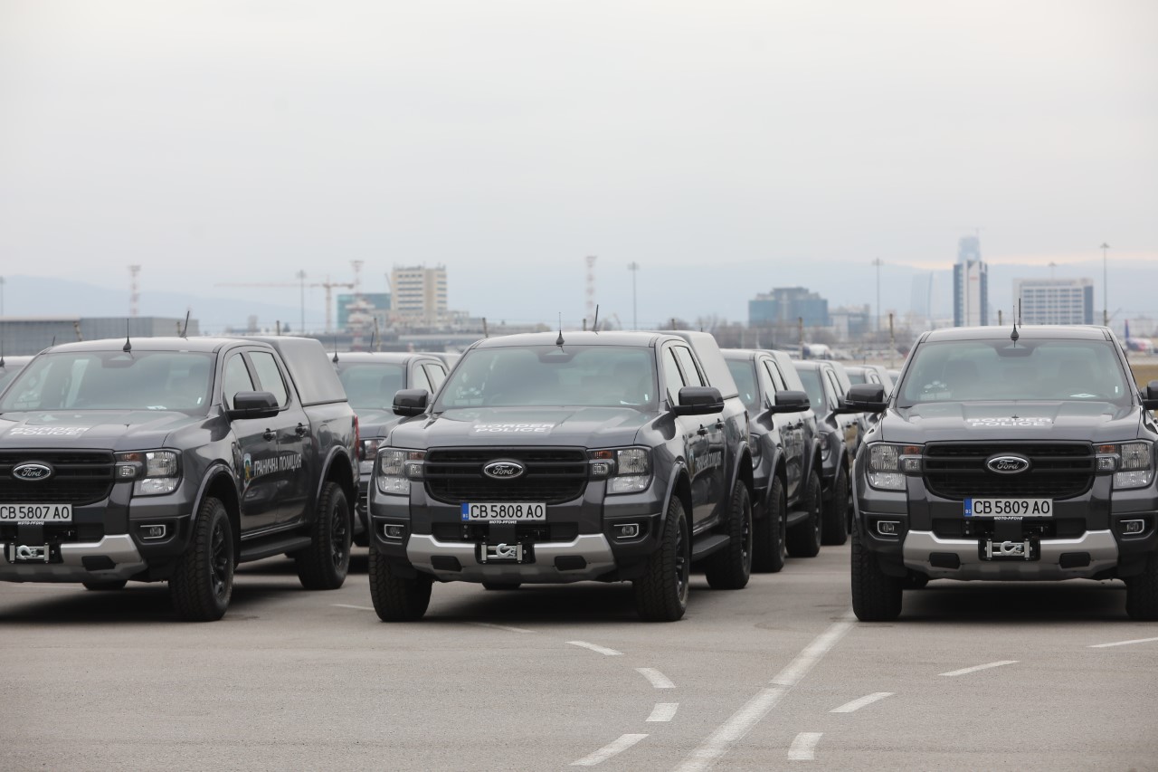 <p>ГД &bdquo;Гранична полиция&rdquo; получи 80 нови високопроходими автомобила</p>