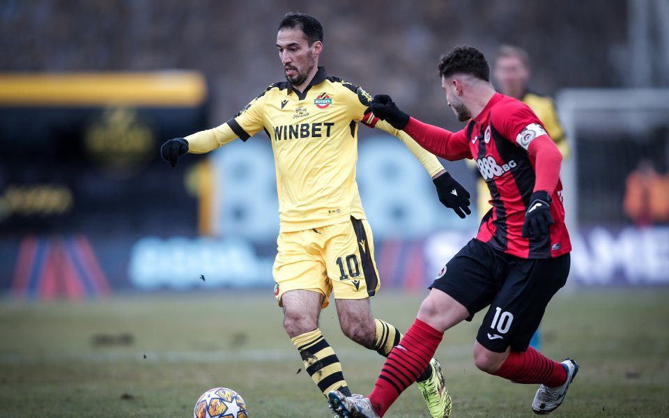 Ивелин Попов е магистрална личност за българския футбол. Дългогодишен капитан