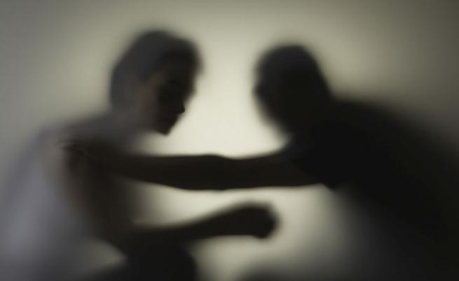 Брутален побой пред дискотека в Разград: Извадиха очната протеза на мъж след скандал