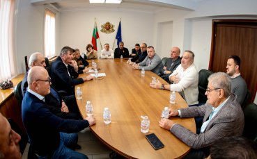 Министър Глушков се срещна с представители на Асоциацията на българските спортни федерации