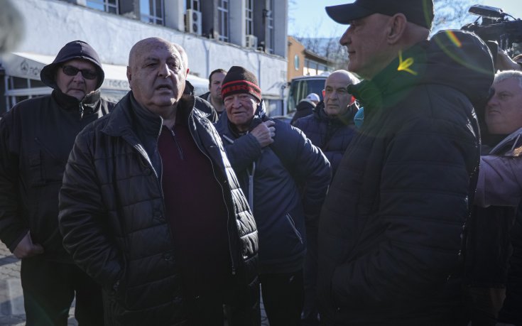 Венци Стефанов поиска 300 милиона