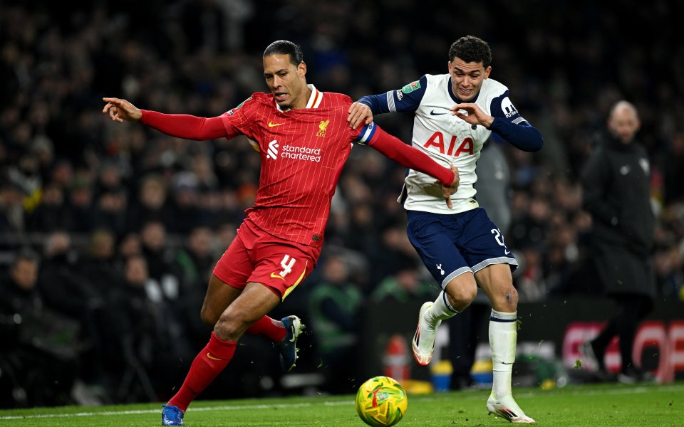 НА ЖИВО: Тотнъм - Ливърпул 0:0, червен картон за 