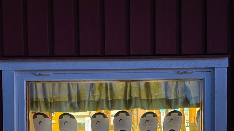  Жените, вдъхновяващи триумфите на Алберт Попов: Деница и Кая 