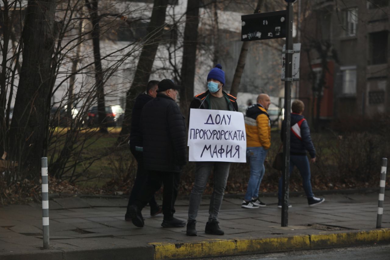 <p>Петков се явяви в прокуратурата, за да му бъде предявено обвинението за ареста на Борисов</p>