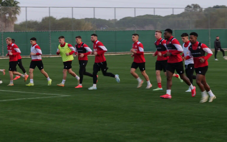 Бербатов тренира с ЦСКА и в Турция (видео)