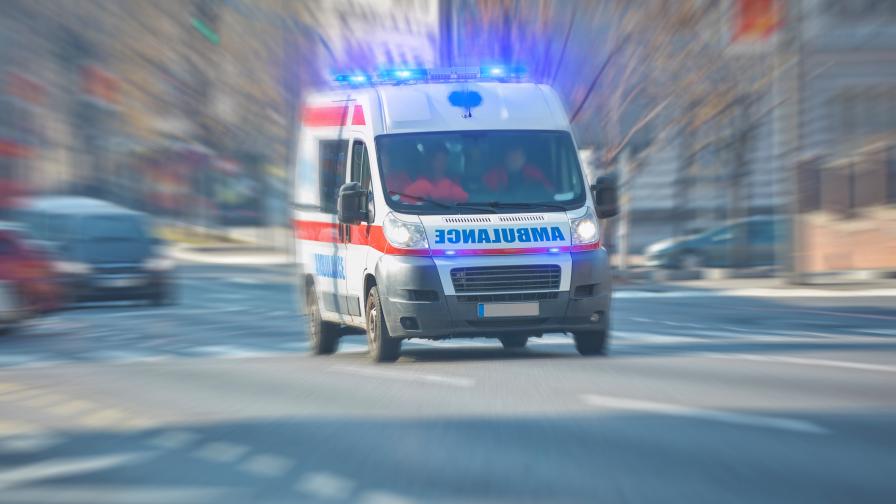 10-годишно момиче почина от сърдечен удар в училищен двор в Гърция