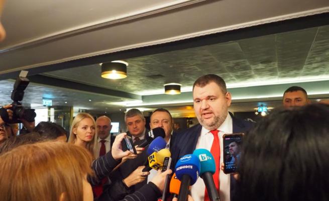 След призива на Пеевски: Кои областни управители напускат постовете си