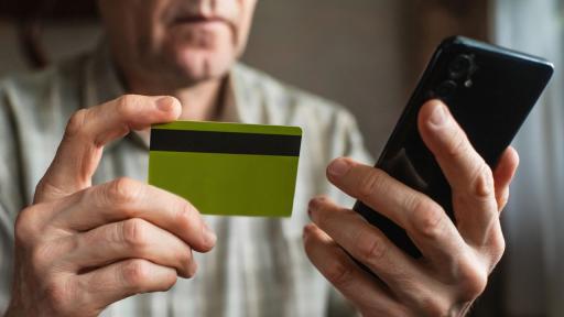 Внимание: Измамници използват еврото, за да източват сметки