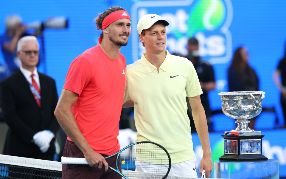 Яник Синер и Александър Зверев играят при резултат 2:0 сета [6:3,