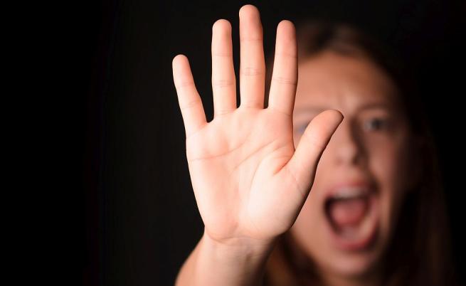 Агресия в Казанлък: Ученички пребиха 15-годишна заради ревност Агресия в Казанлък: Ученички пребиха 15-годишна заради ревност