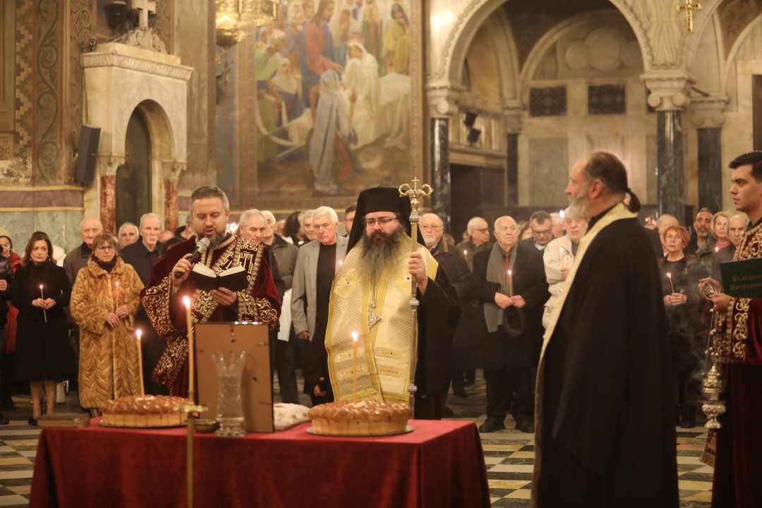 <p>В Патриаршеската катедрала &bdquo;Св. Александър Невски&ldquo; днес бе отслужена панихида в памет на 10 години от смъртта на д-р Желю Желев &ndash; първия демократично избран президент на България.</p>