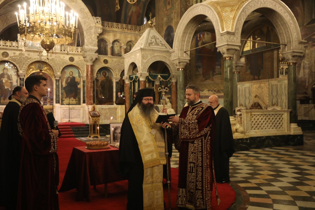 <p>В Патриаршеската катедрала &bdquo;Св. Александър Невски&ldquo; днес бе отслужена панихида в памет на 10 години от смъртта на д-р Желю Желев &ndash; първия демократично избран президент на България.</p>