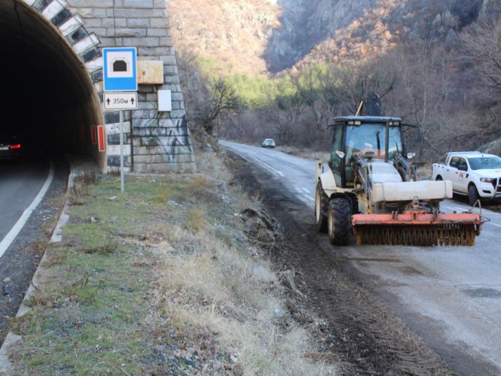 Ремонт започна в петък по обходния път около Кривия тунел на