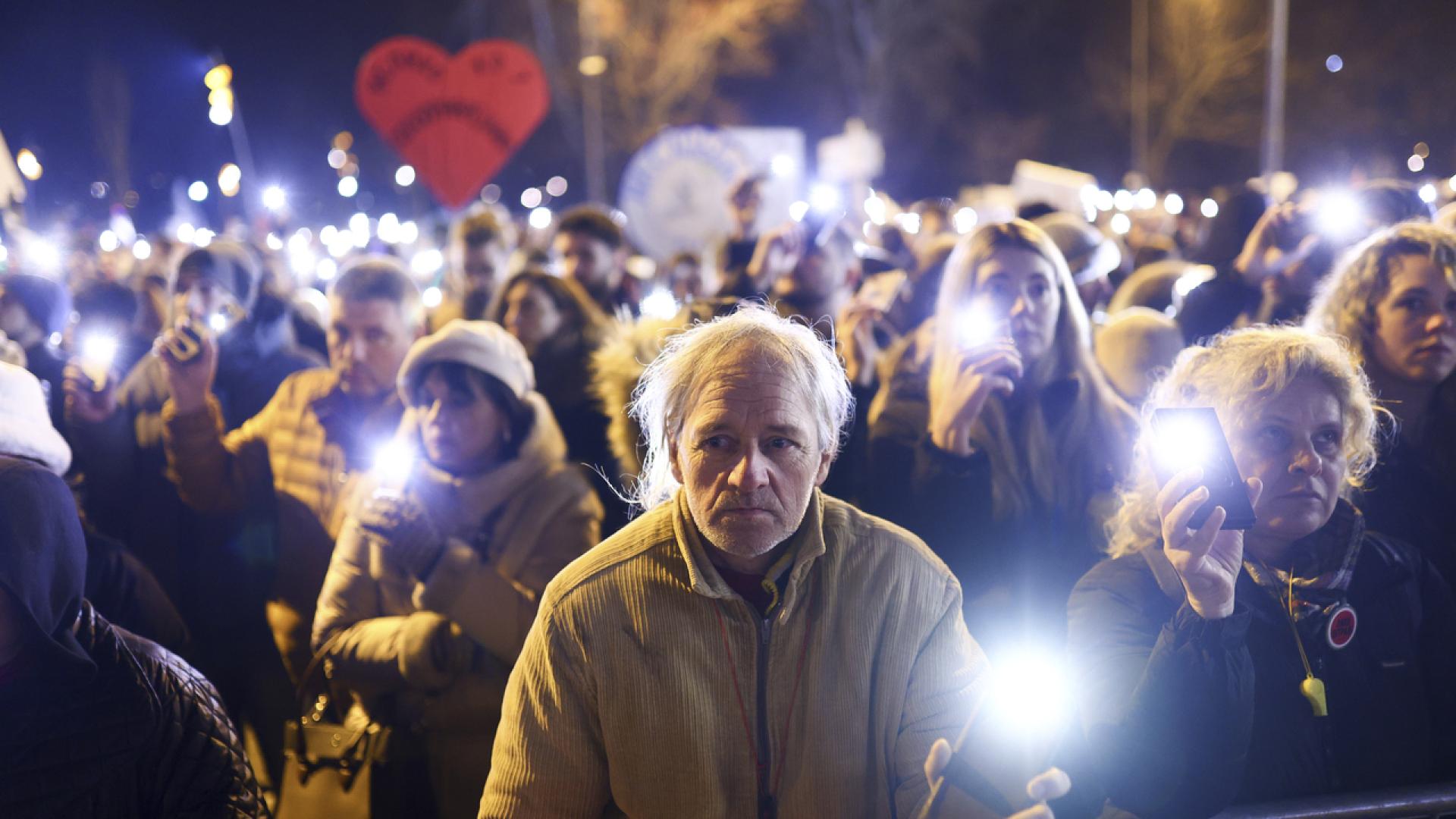 Хиляди хора посрещнаха група сръбски студенти които този месец изминаха