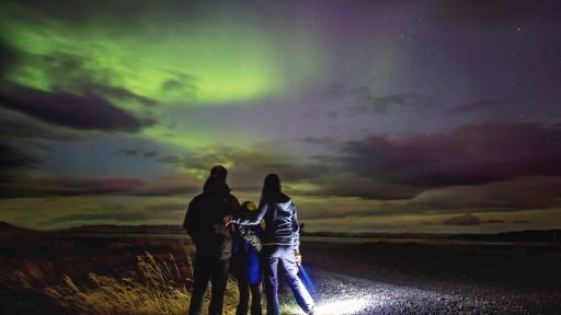 Впечатляващите теории зад полярното сияние