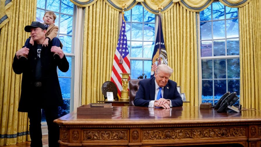 В кадър: 1 година на Тръмп 2.0 в Овалния...