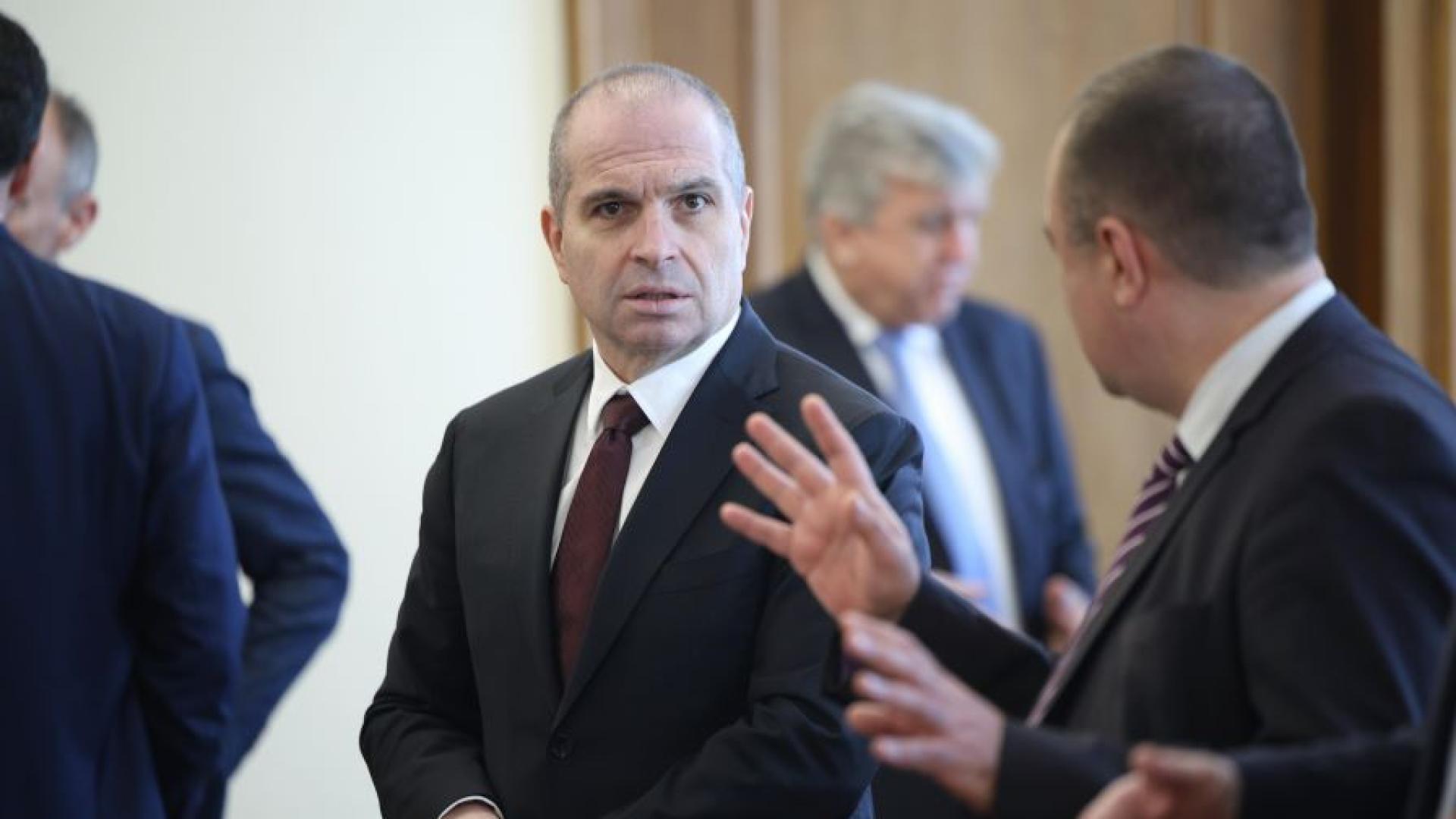 Рокади в Българските държавни железници Министърът на транспорта Гроздан Караджов