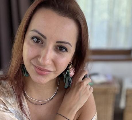 ТАРОЛОГ Човек който разчита и интерпретира картите Таро използвайки