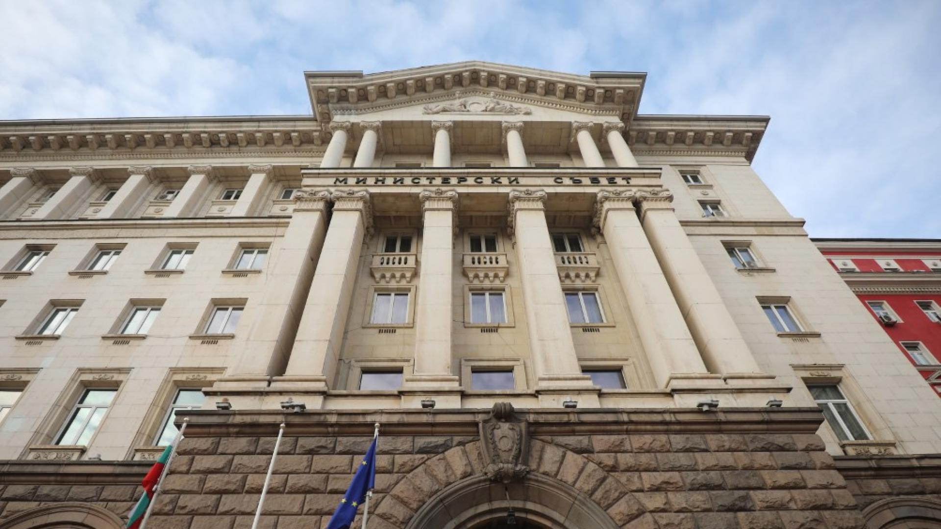 Близо половината от българите предпочитат настоящото правителство да продължи да