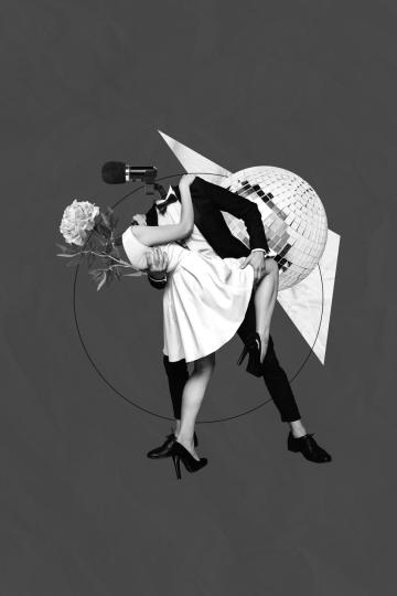 <p>Скорпион</p>

<p>Днешният ден е чудесен за любов и романтика. Ще бъдете по-искрени в чувствата си и ще имате желание за близост. Внимавайте обаче да не губете здравия си разум, защото някои от вас може да станат жертва на собствените си страсти и да се увлекат по неподходящ човек.</p>