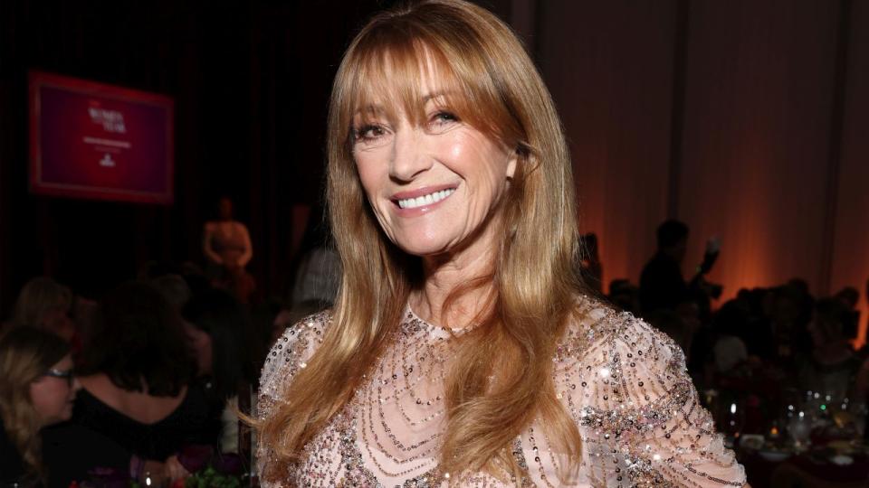 На 74 години Джейн Сиймор продължава да впечатлява с фигура,