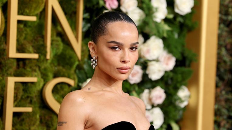  Зоу Кравиц се разголи на 