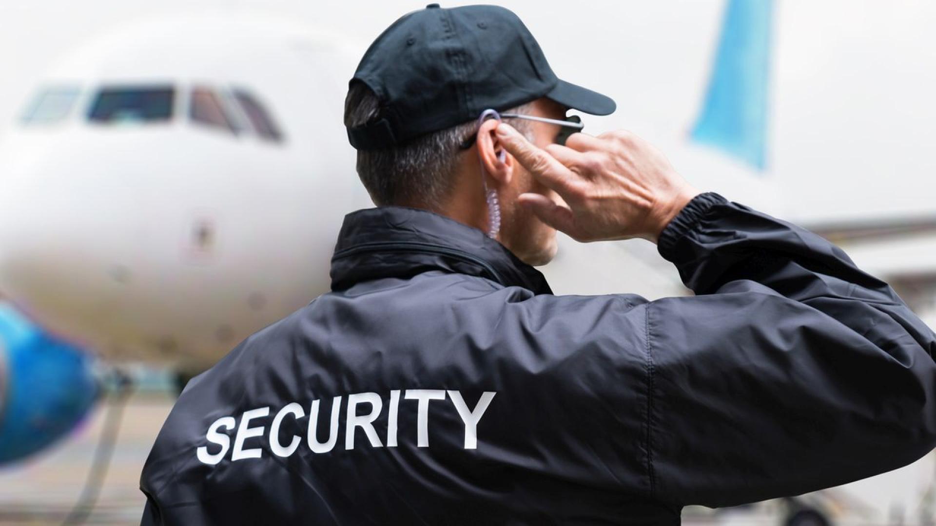 Пътници в Австралия задържаха 17 годишно момче въоръжено с пушка и