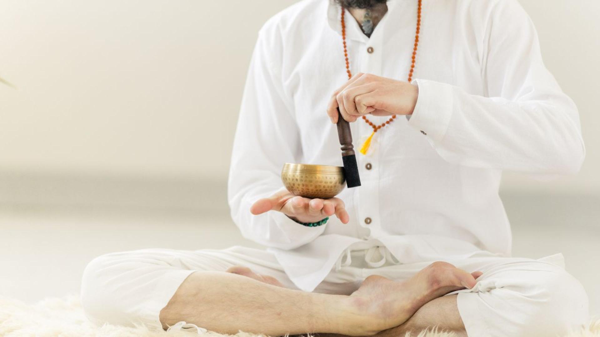 Грегориан Биволару представян като духовен лидер е обвинен в отвличане