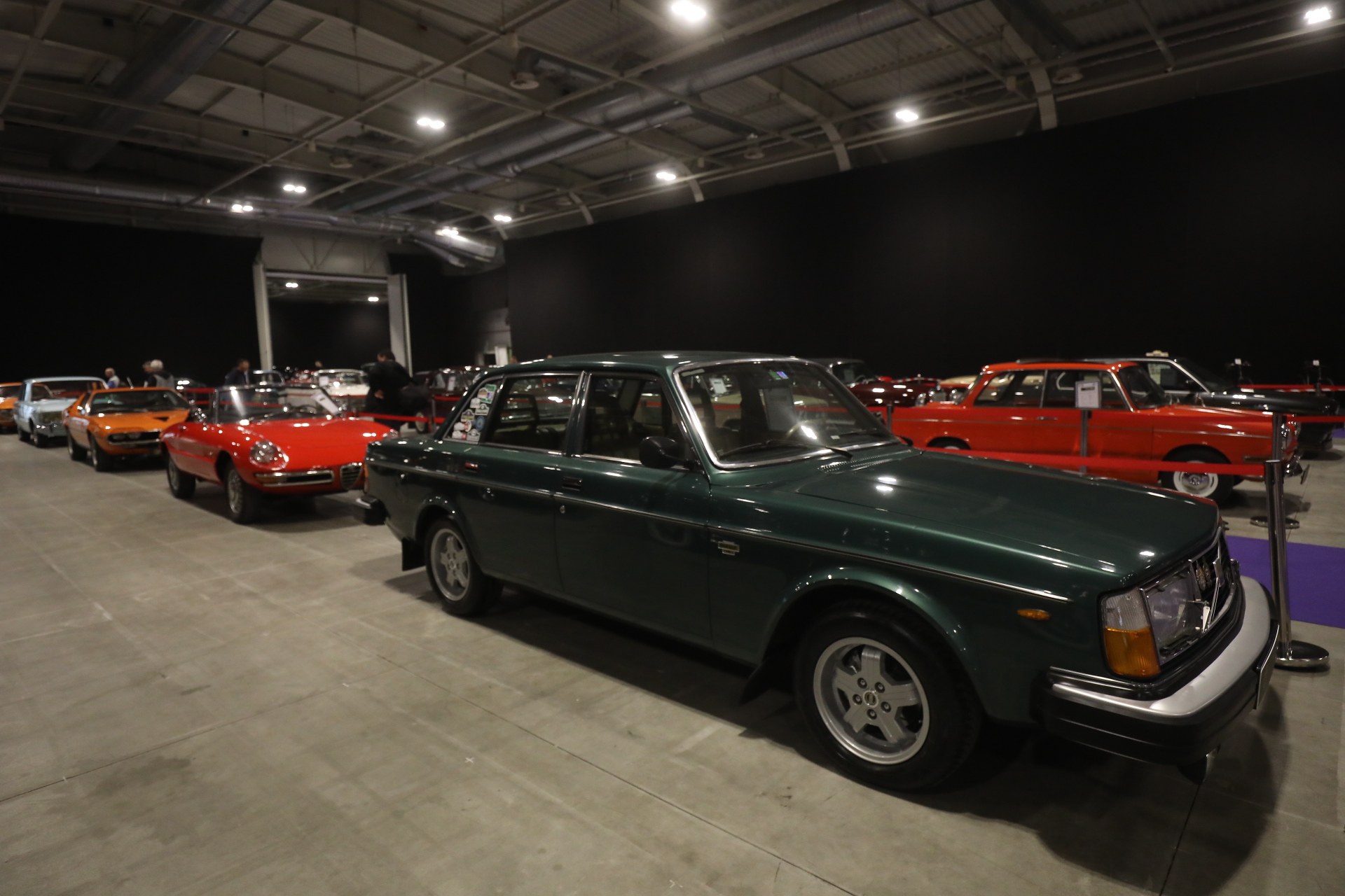 <p>Изложение на ретро автомобили в "Интер Експо Център" София&nbsp;</p>