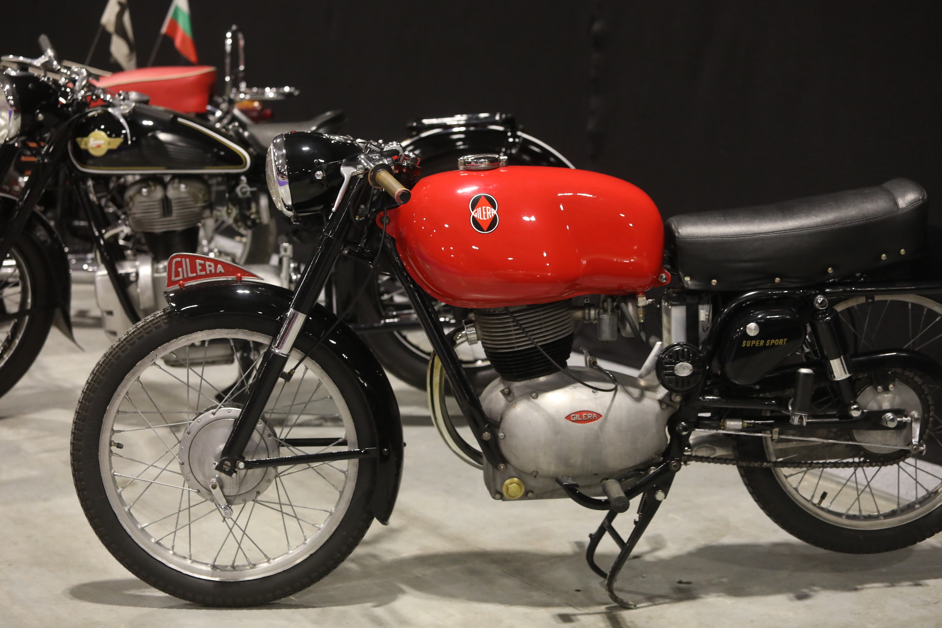 <p>Изложение на ретро автомобили в "Интер Експо Център" София&nbsp;</p>