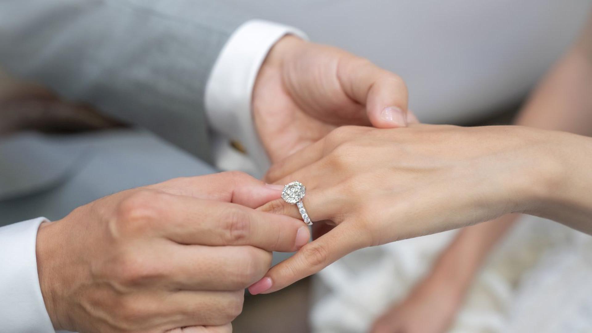 Тенденциите в годежните пръстени постоянно се развиват разкривайки забележителни различия