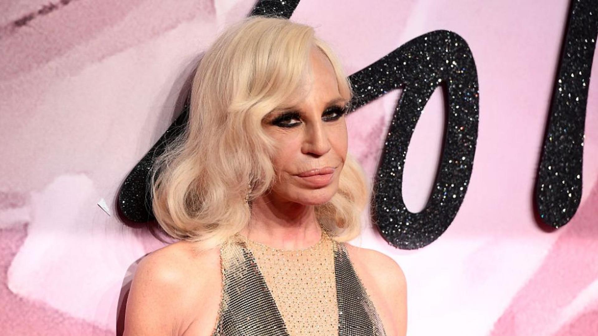 Модната къща Versace винаги ще бъде Versace блясък сексапил и